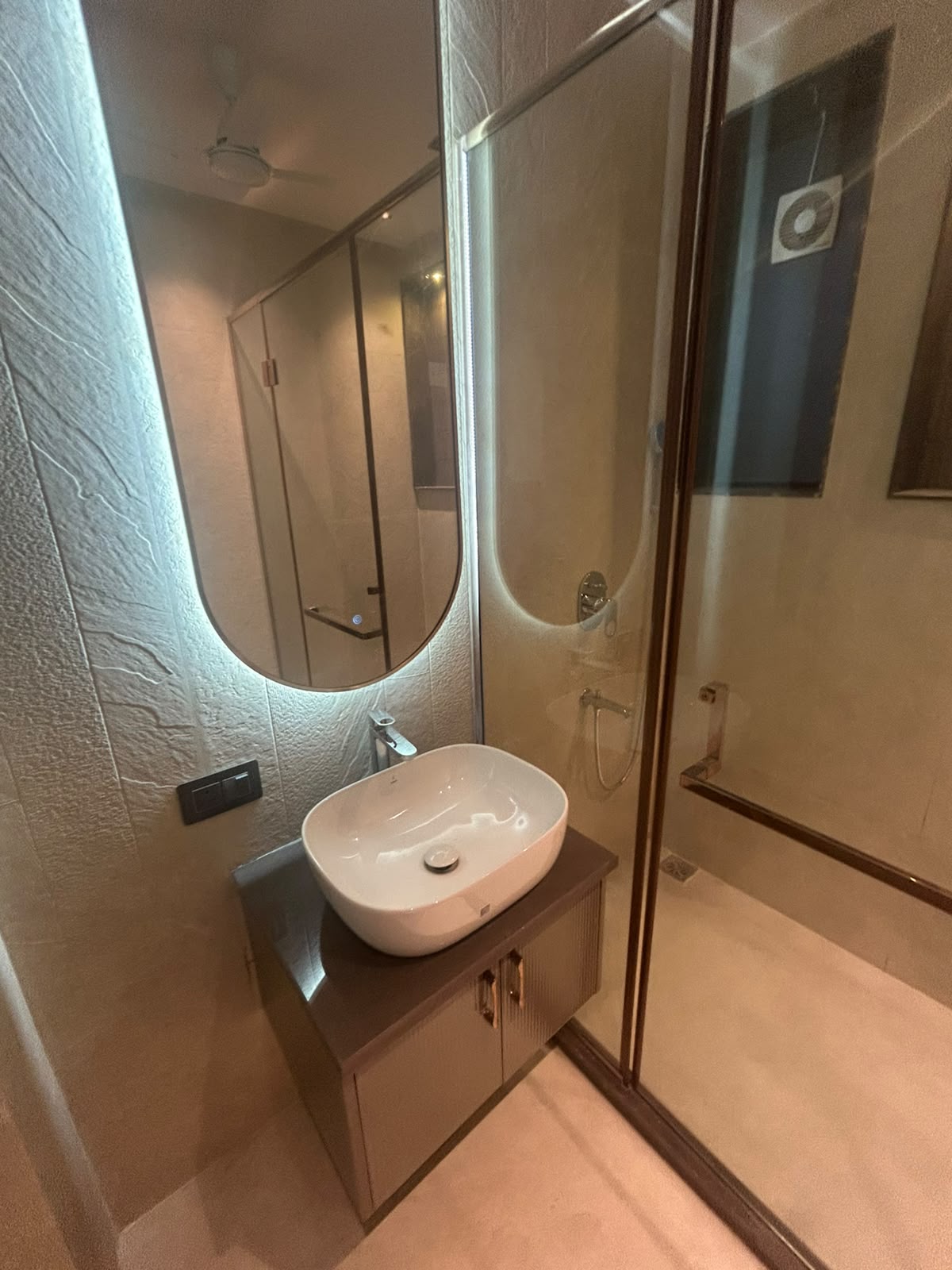 4 BHK Builder Floor for Rent — photo 4 of 6