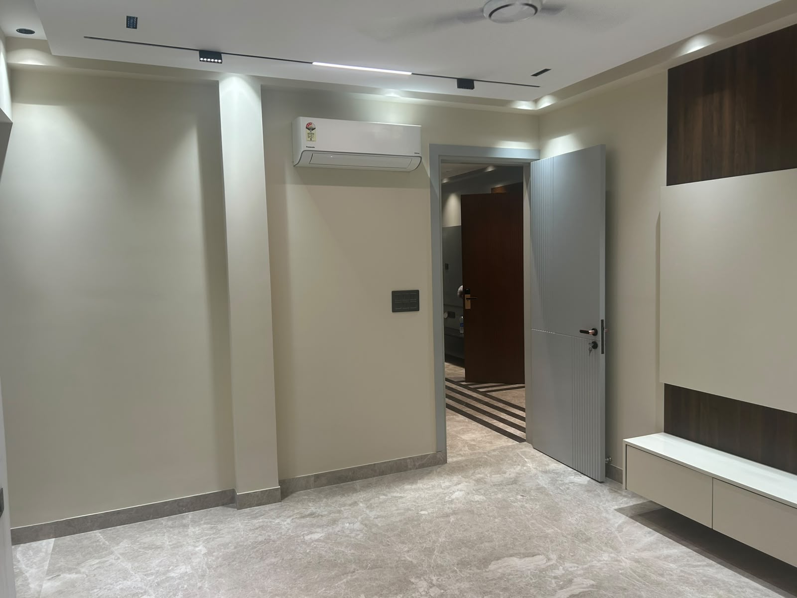 4 BHK Builder Floor for Rent — photo 3 of 6